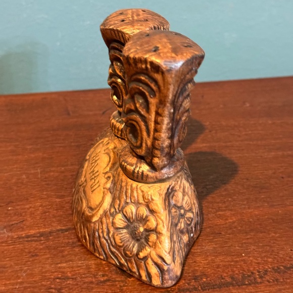 Vintage Treasure Craft Tiki Idols Hawaii Salt & Pepper Shakers with Cork Decor - Picture 4 of 10